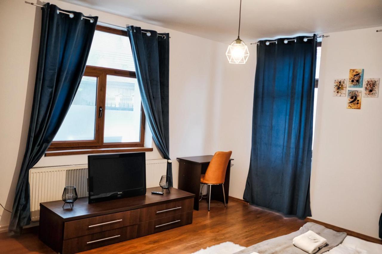 Londof Housing City Center Brasov Apartment Exterior photo